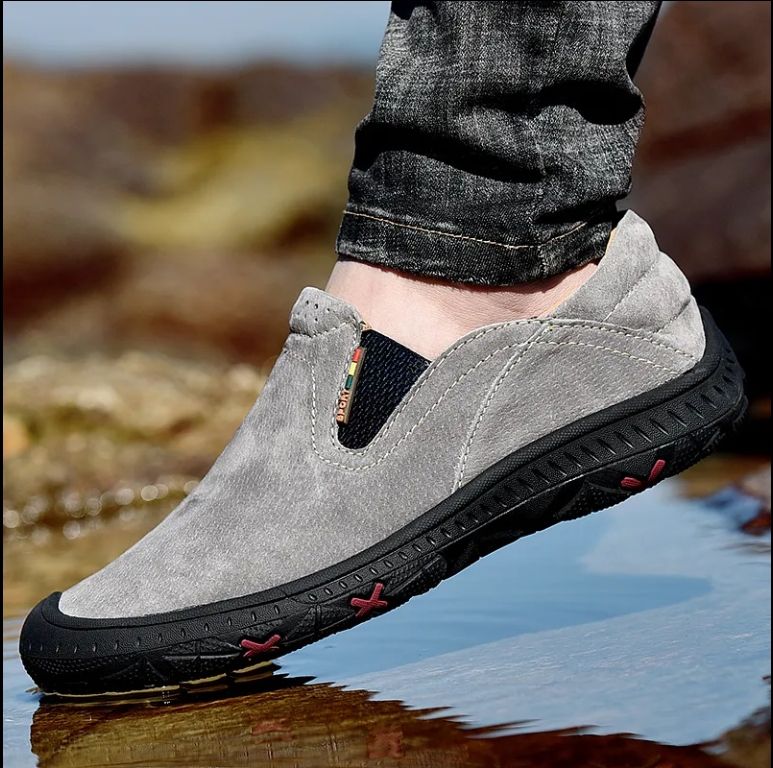 Mens Mountain Trekking Shoes Big Size 38-46 High Quality Suede Leather Men Hiking Shoes Outdoor Man Sneakers Male Rubber Wear-resistant Work Shoes Grey