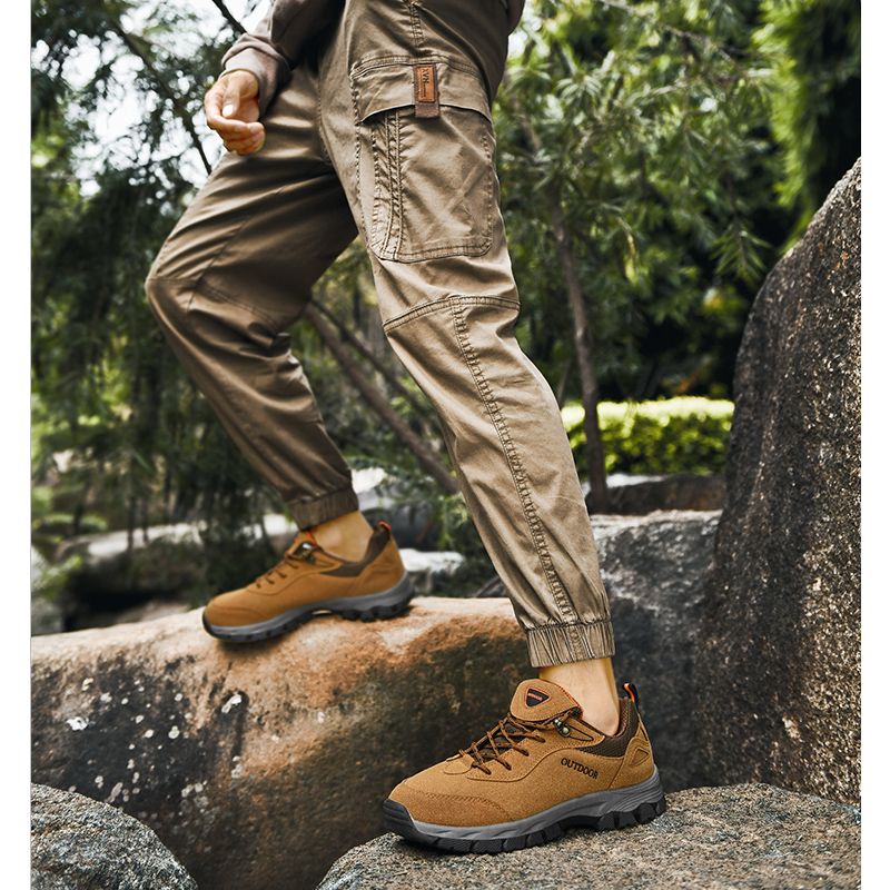 New Arrival Hiking Shoes Men Sneakers EUR Size 39-49 Outdoor Mountain Climbing Shoes High Quality Male Sport Trekking Sneakers Suede Leather Combat Desert Training Shoes Wear-resistant Work Sneakers Khaki