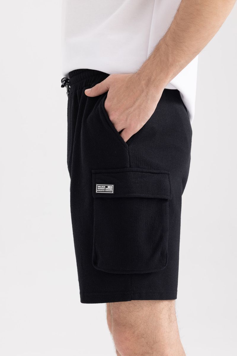 Man Young Regular Fit Knitted Short - Black