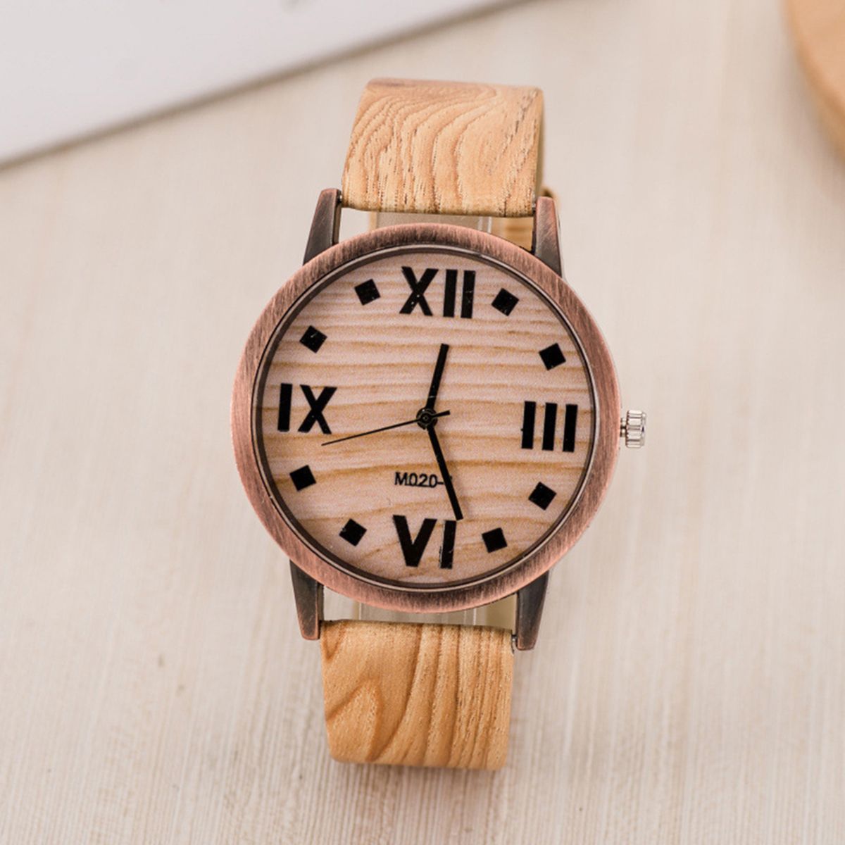 Men Fashion Business Roman Numerals Sports Clock Faux Leather Quartz Wrist Watch-Silver + White