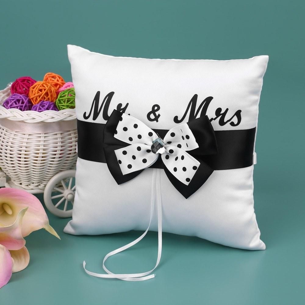 7 * 7 inches White Black Satin Bowknot Wedding Ring Bearer Pillow Wedding Ceremony Decoration Supplies