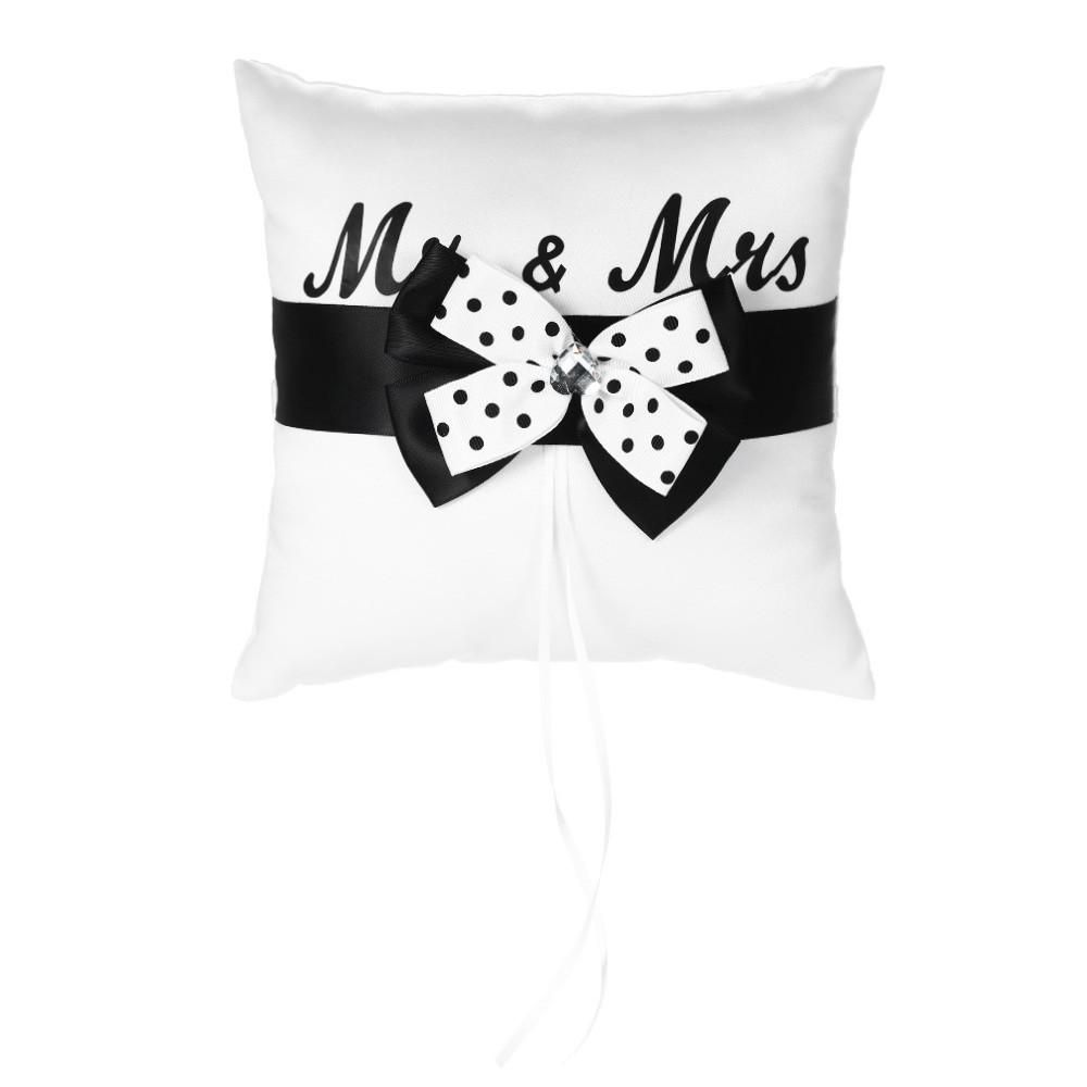 7 * 7 inches White Black Satin Bowknot Wedding Ring Bearer Pillow Wedding Ceremony Decoration Supplies