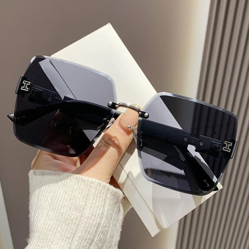 2023 New Frameless Two-Tone Gradient High-Grade Women's Driving Sunglasses Fashion Trend Douyin Online Influencer Sunglasses