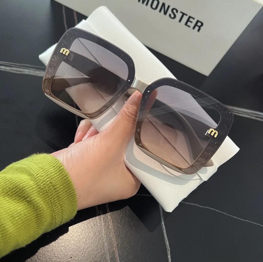 MuiMui High-End Diamond Women's Face without Makeup Gadget Large Square Frame Sunglasses UV Protection Celebrity Live Sunglasses