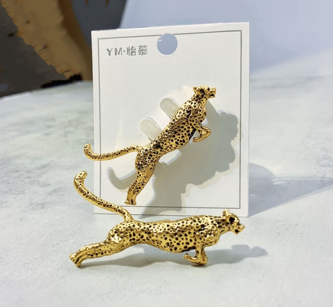 Running Leopard Brooch For Men