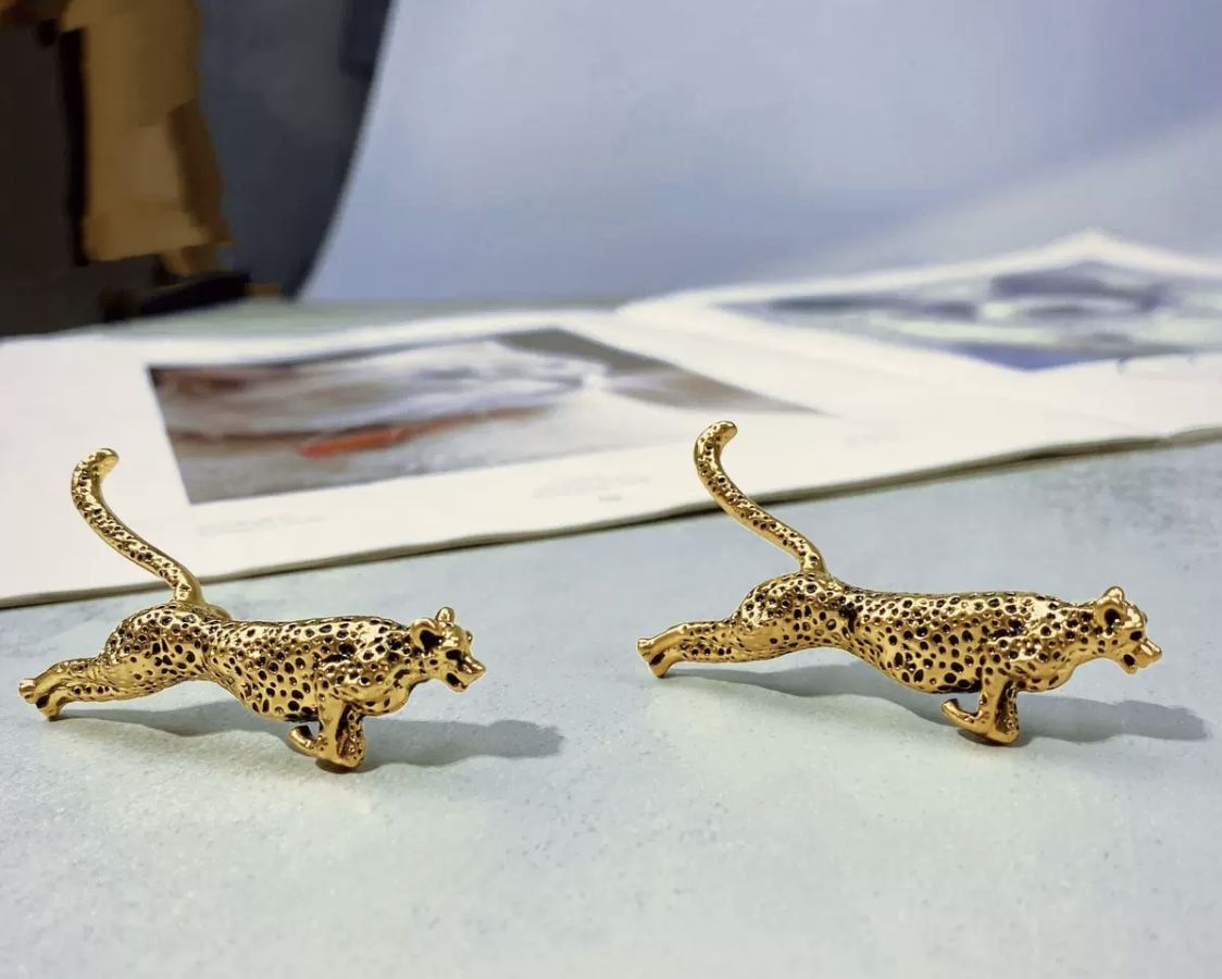Running Leopard Brooch For Men