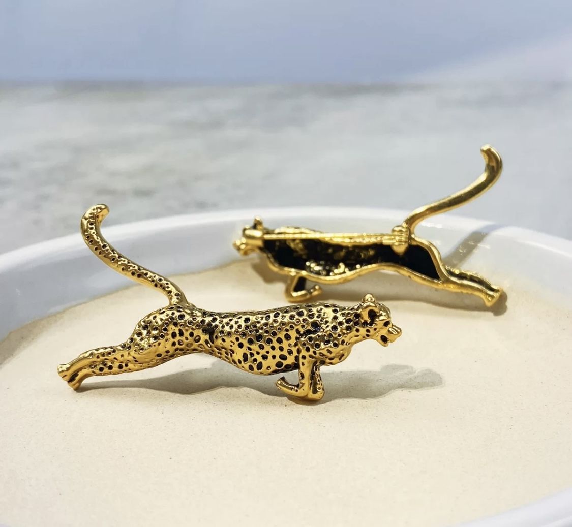 Running Leopard Brooch For Men