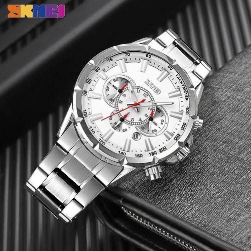 Wrist Watch With Three Chronograph Dial