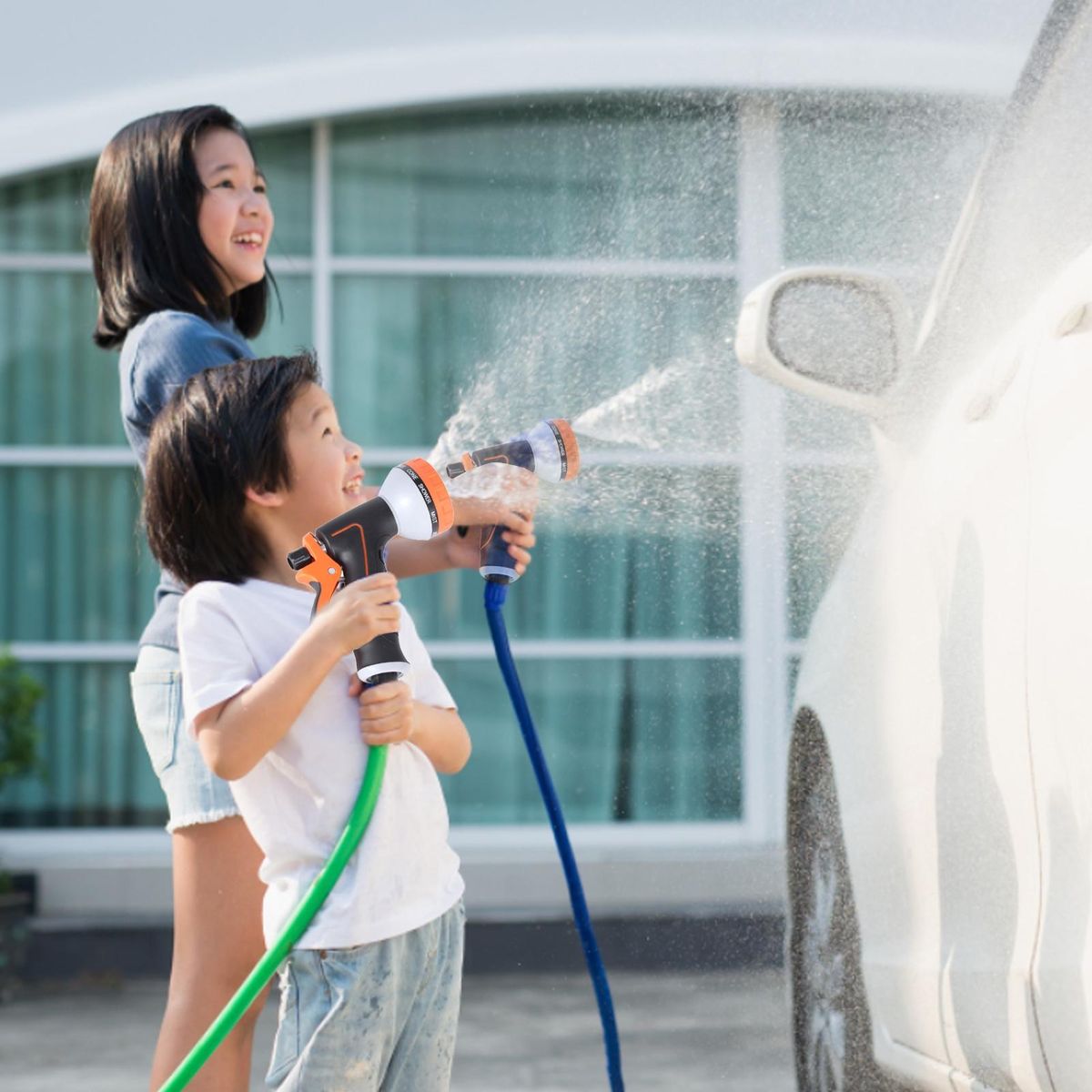 Gardening Sprinkler Car Cleaning Sprayer Pet Washing Sprinkler Orange and Black