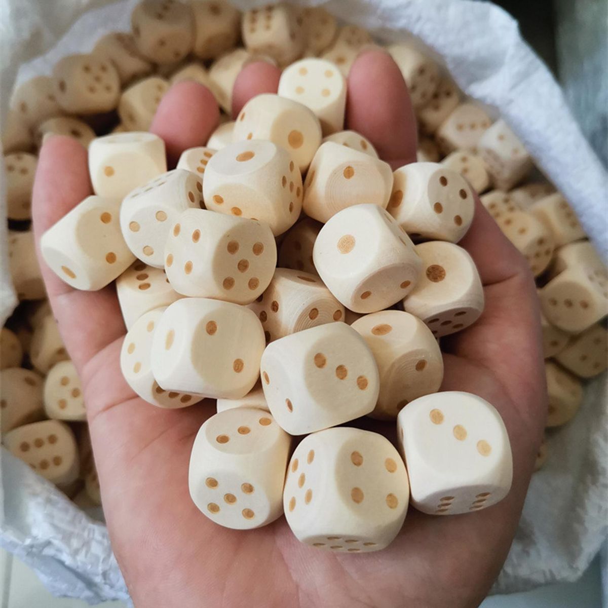 100Pcs Dice Sensory Toy Party Family DIY Games Printing Kid Toys