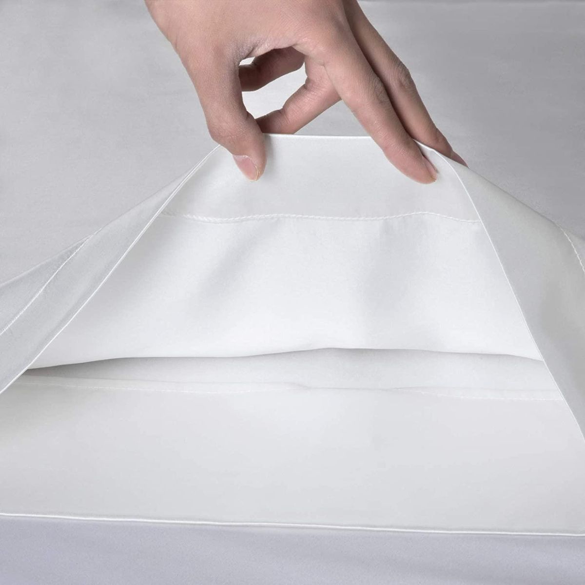 for Hair and Silk Pillowcase White Soft Pillow Cases 4 Pack