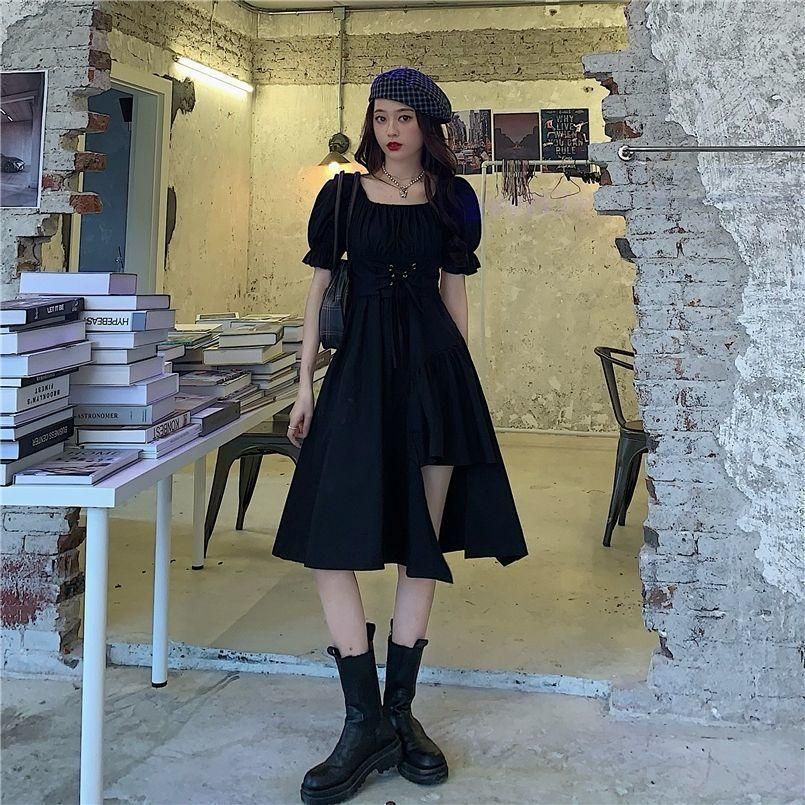 Irregular bubble sleeve dress for women in summer design sense of the small crowd Hepburn style ins