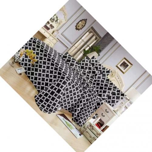 Bright Bedsheet With 4 Pillows