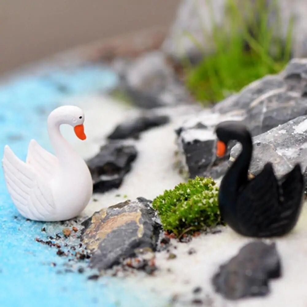 2pc/lot Black White Swan Figurine Decoration Mini Fairy Garden Animals Statue Miniature Home Desk Ornaments Resin Craft