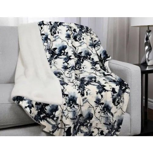 Comfort Ultimate Faux Fur Ultra Soft Throw White/Blue