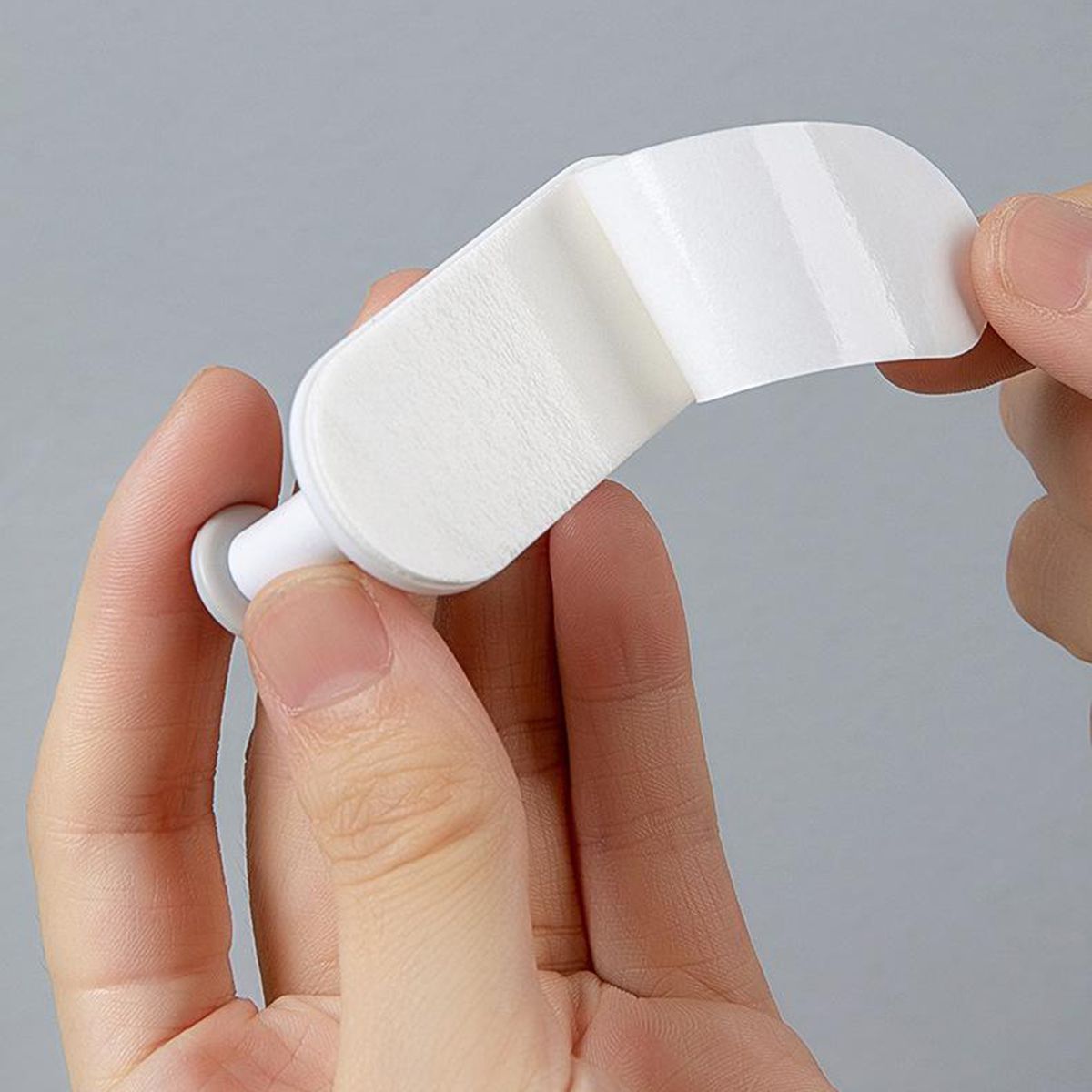 4Pcs SelfAdhesive Wall Hooks Keys Hangers Hook Office Hallway White