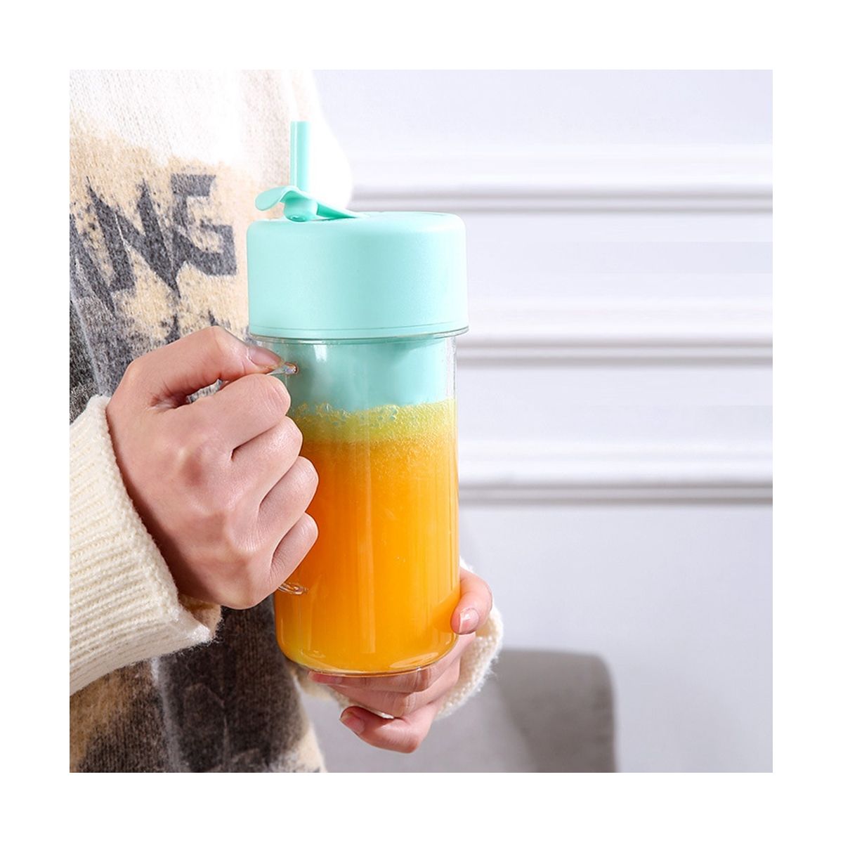 Electric Juicer Mini Portable Blender Fruit Mixers Extractors Multifunction Juice Maker Machine Blender with Straw Blue