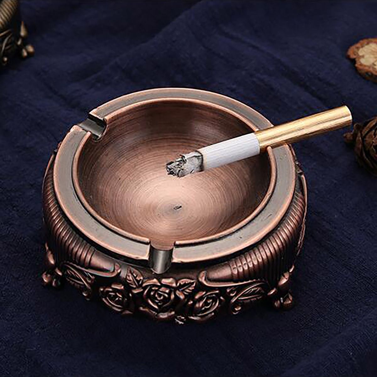 Creative Ashtray For Smoking Cigarette Cigar Weed Accessories Ashtray For Home Personality Office Desk Accessories Gadgets