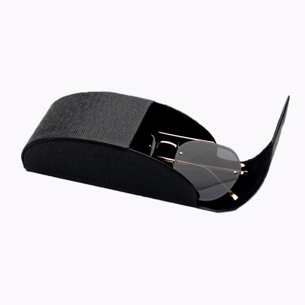 Lightweight Hard Eyeglasses Case With Magnetic Closure