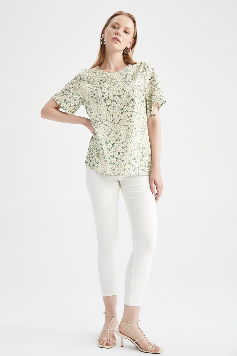 Woman Regular Fit Round Collar Woven Short Sleeve Blouse - Turquoise