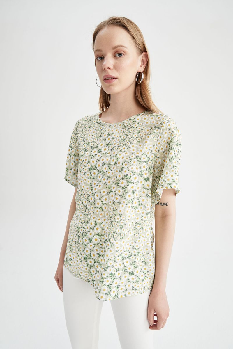 Woman Regular Fit Round Collar Woven Short Sleeve Blouse - Turquoise