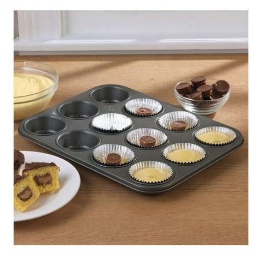 Cupcake And Muffin Pan + Free 100 Baking Cake Queens Cups