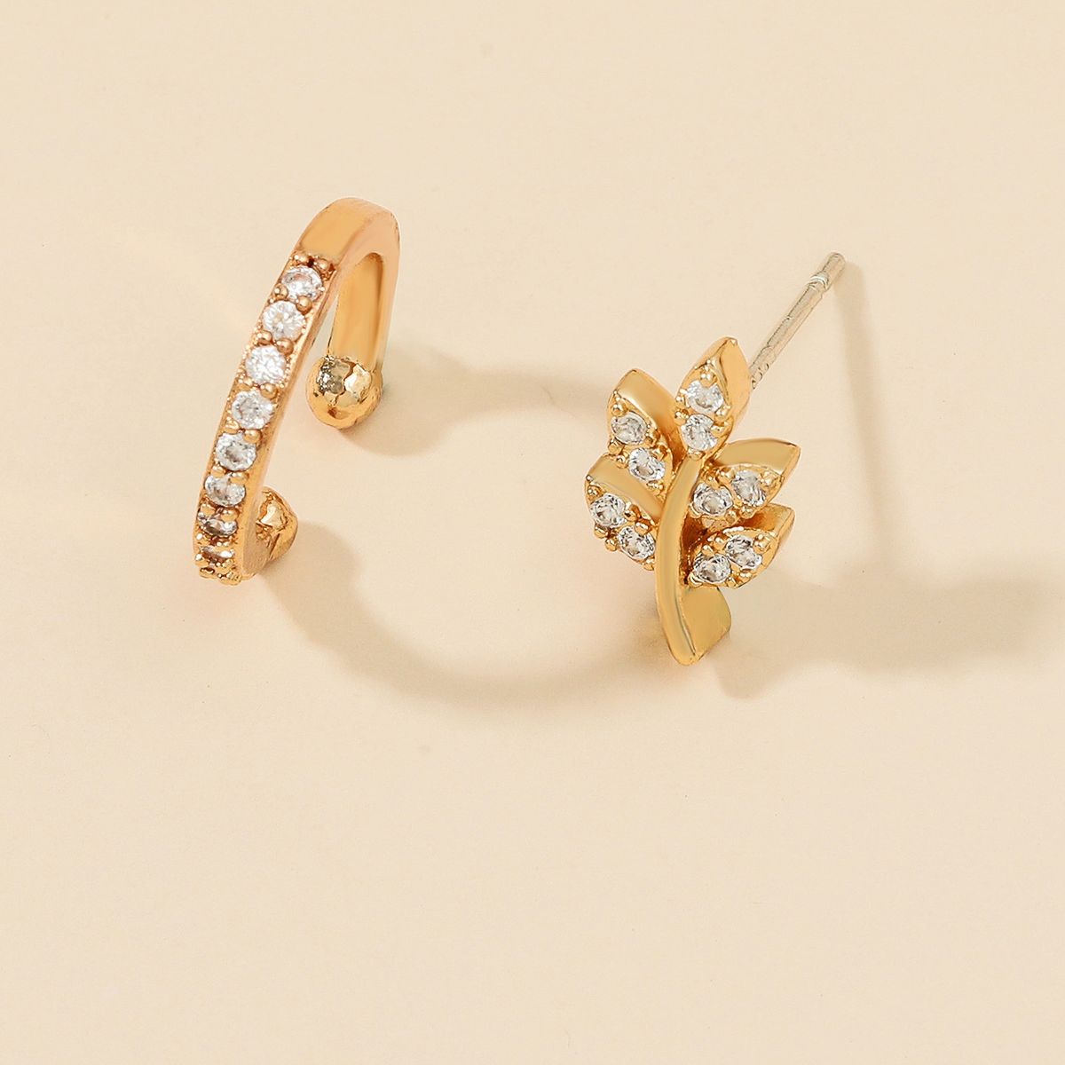 DZ-512 Small Drilling Lug Clip Geometric Zircon Earrings