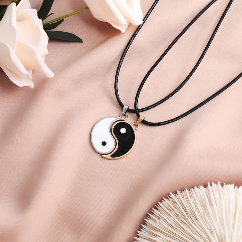 2PCS Yin-Yang Couple Necklace For Lovers Friends