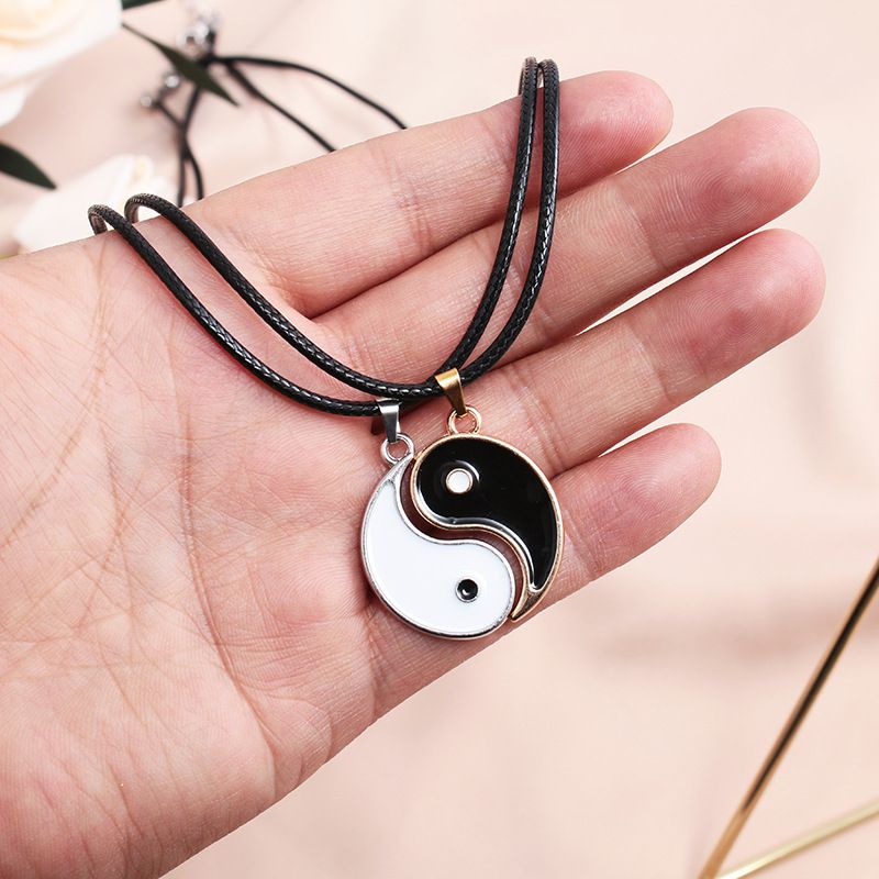 2PCS Yin-Yang Couple Necklace For Lovers Friends