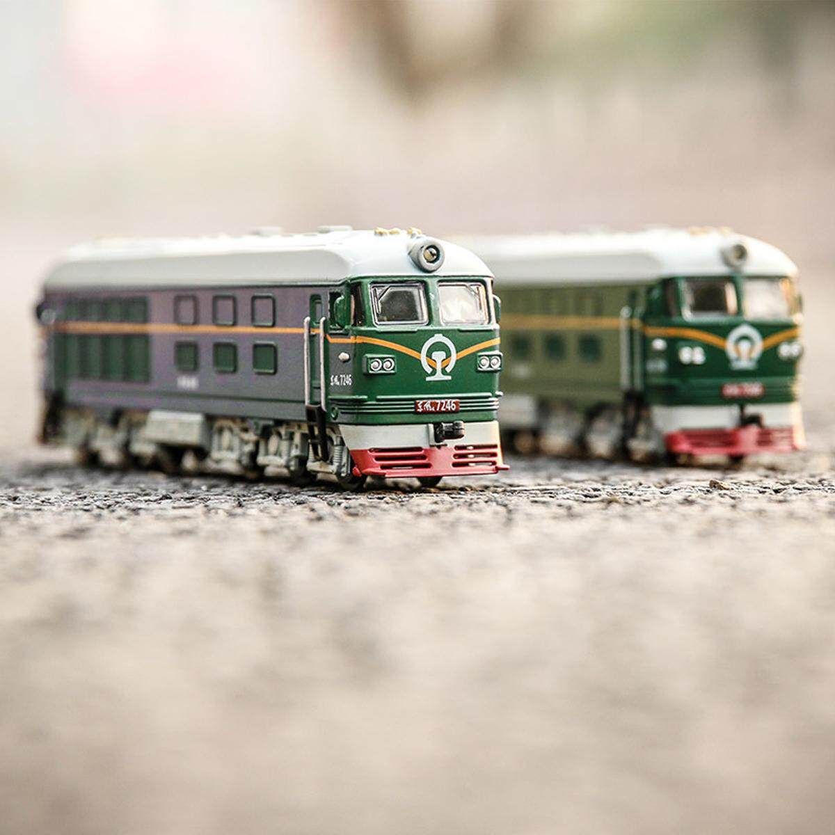 1:87 Simulated Alloy Train Locomotive Model Pull Back Toy Sound Lights For DIY