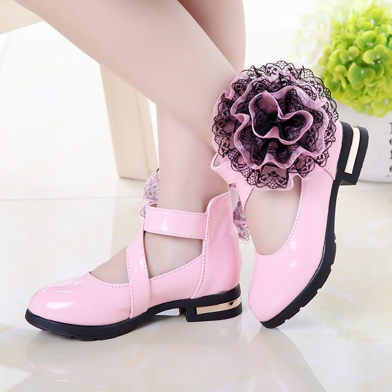CLASSIC AND ATTRACTIVE CHILDREN SHOE