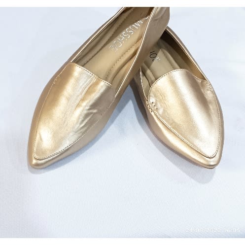 Ladies Shoe Flat - Gold