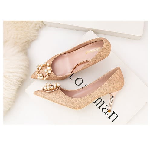 Women's Moderate Heel Gold Shoe