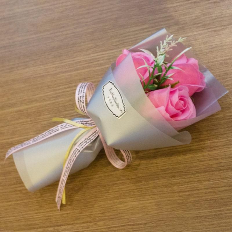 3 Heads Artificial Rose Bouquet Hand Holding Soap-Pink