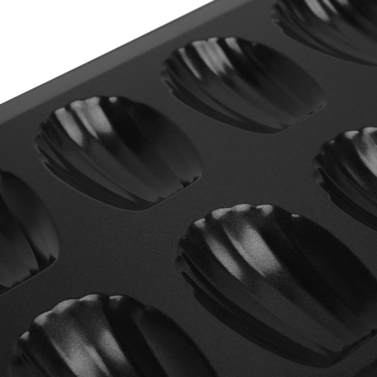 Non-Stick Madeleine Pot, Baking Mold 12 with Shell Cake Baking Tray Chocolate Non-Stick Baking Tray, Used for Oven Baking Black