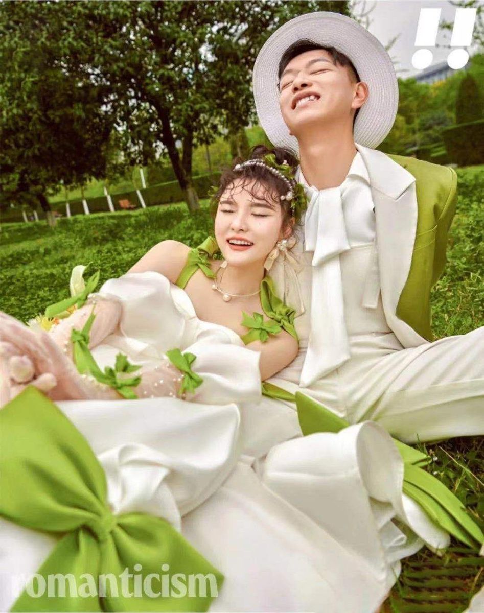 Shadow small fresh sling lawn forest travel shoot cute simple whiteyarn marriage