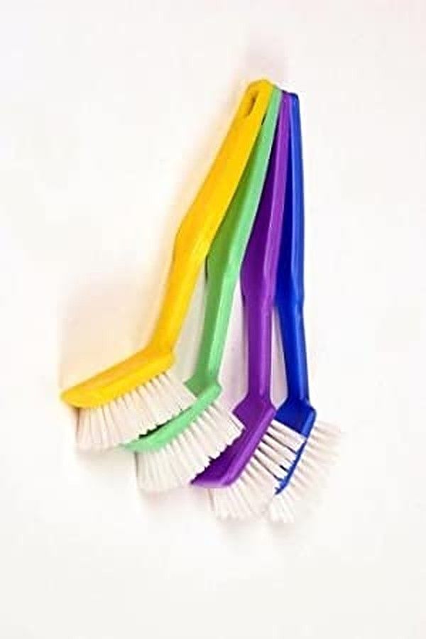 4 Washing Up Brushes