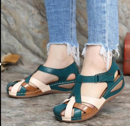 Foreign trade large size 2023 summer new European and American retro round toe wedge ladies Roman shoes cross buckle female sandals green 36