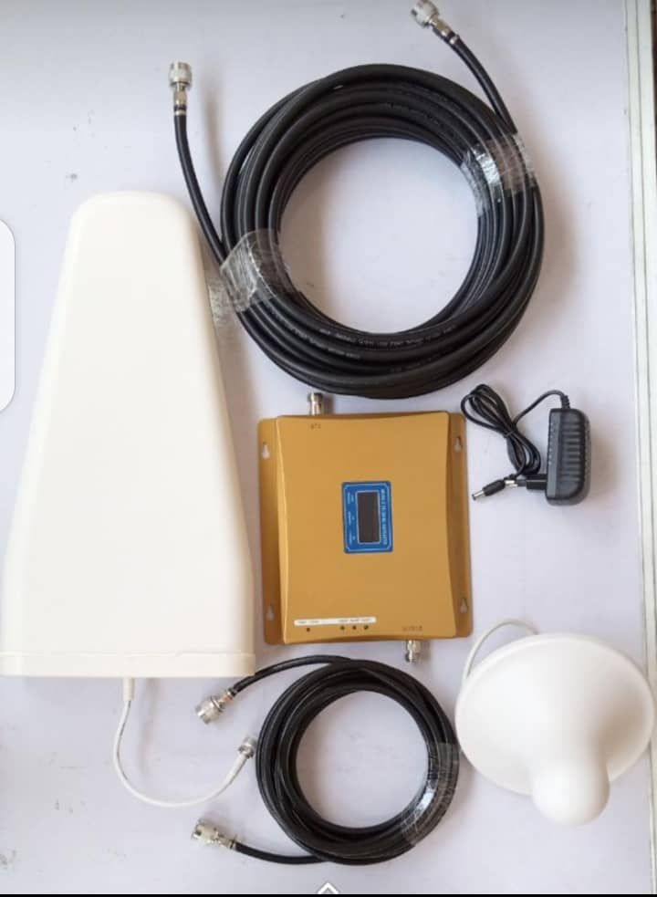 Tri-band 2G/3G/4G Network Signal Booster