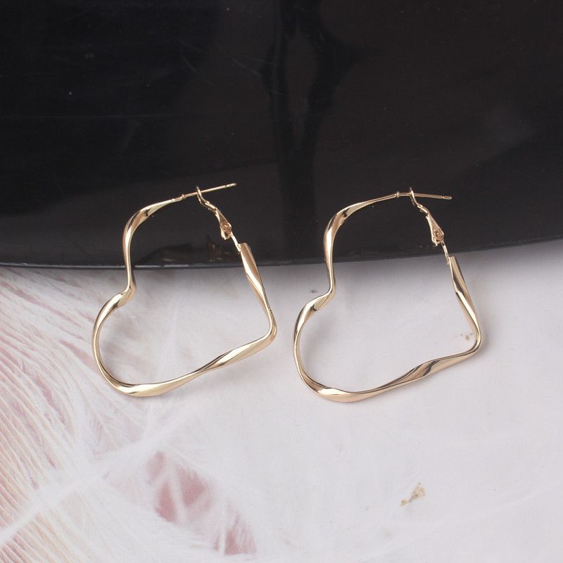 Fashion Gold-plated Oil Drop Love Earrings, Available In Gold Or Silver