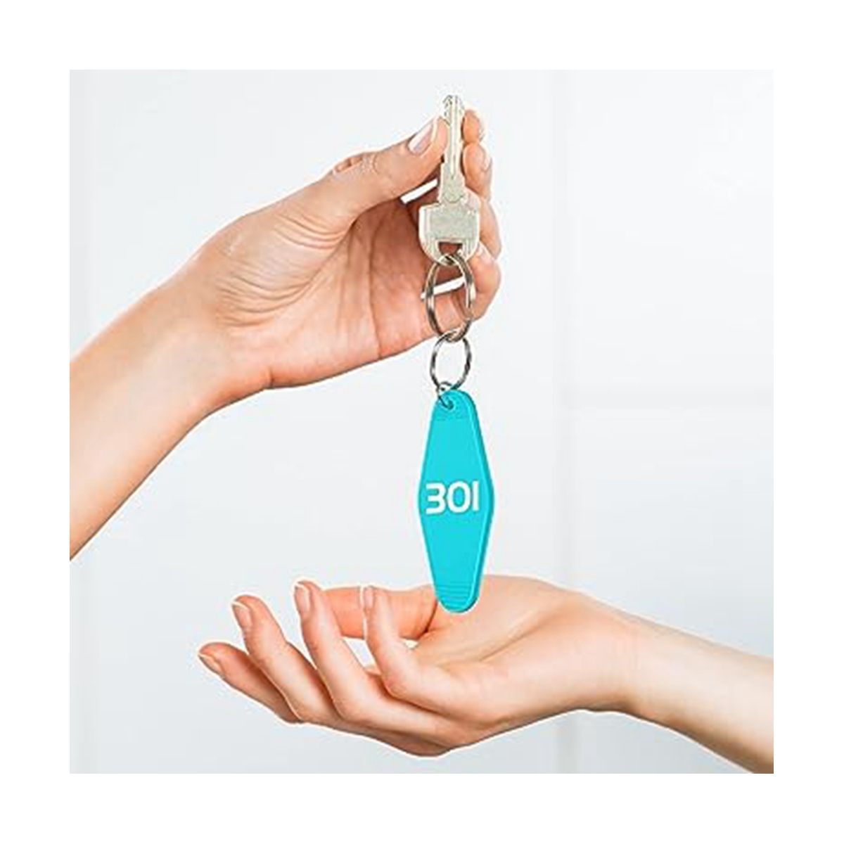 30Pcs Sublimation Keychain Blanks, Blank Hotel Keychains Bulks Rhombus Motel Keychain Blank with Ring for DIY Craft
