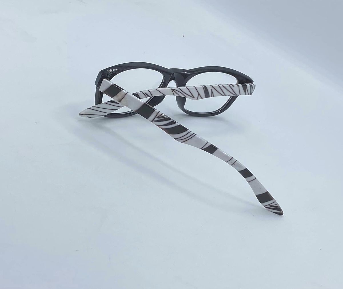 See Through Frames Pattern Unique Men's Glasses
