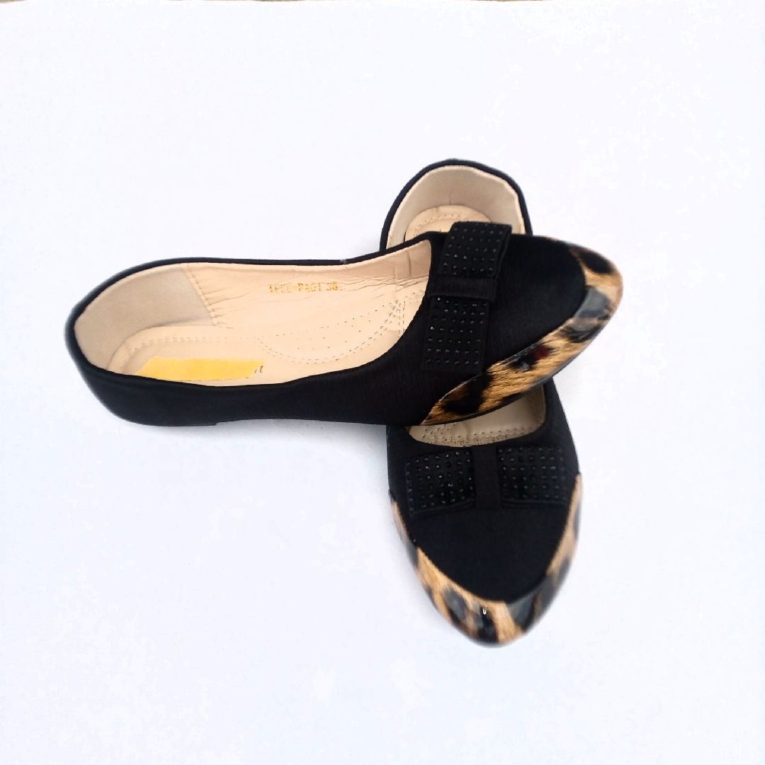 Lovely Ladies Black Flat Shoe Women