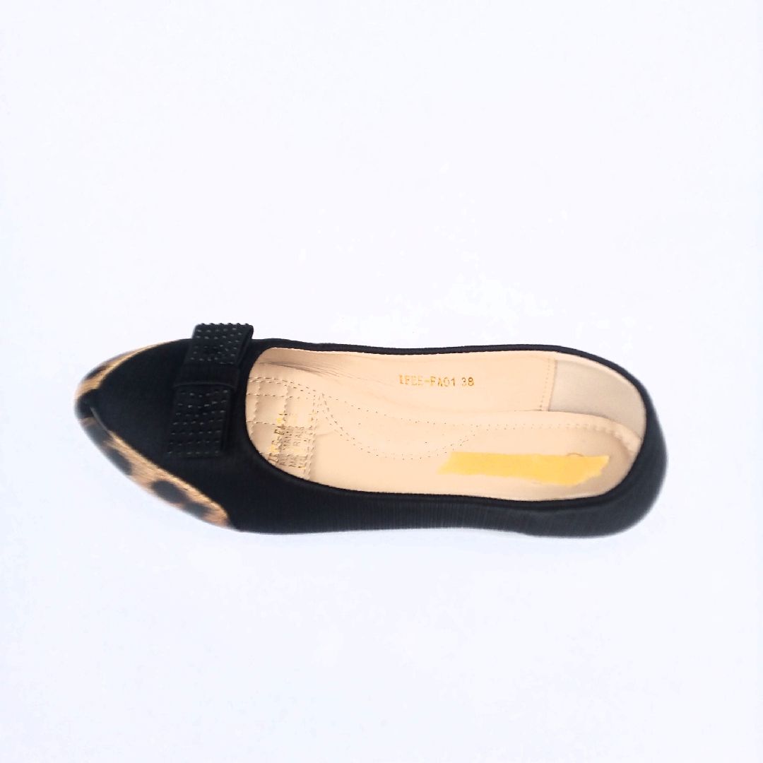 Lovely Ladies Black Flat Shoe Women