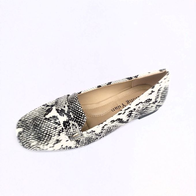 Quality Flat Shoe Women Ladies Formal Shoe-white