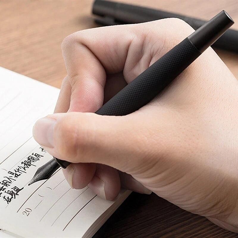 High Quality Black Metal Fountain Pen Titanium Black 0.5mm F Nib Gun-black Pen Cap Clip Excellent Business Office Gift Pens