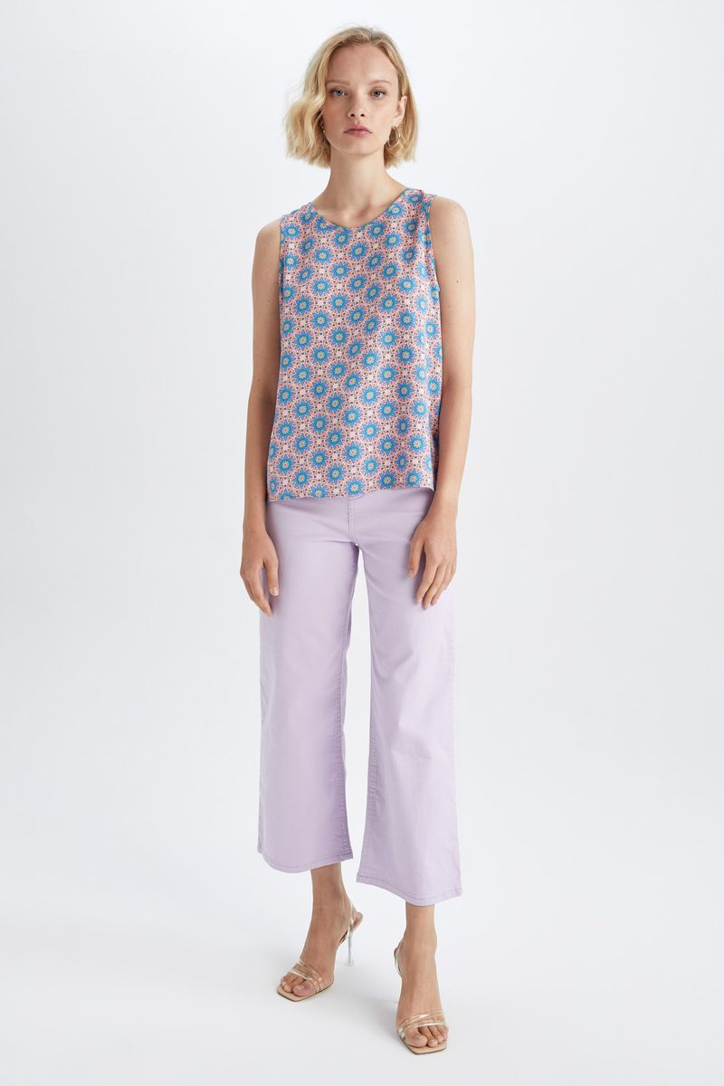 Woman Casual Regular Fit Woven Sleeveless Blouse - Multi