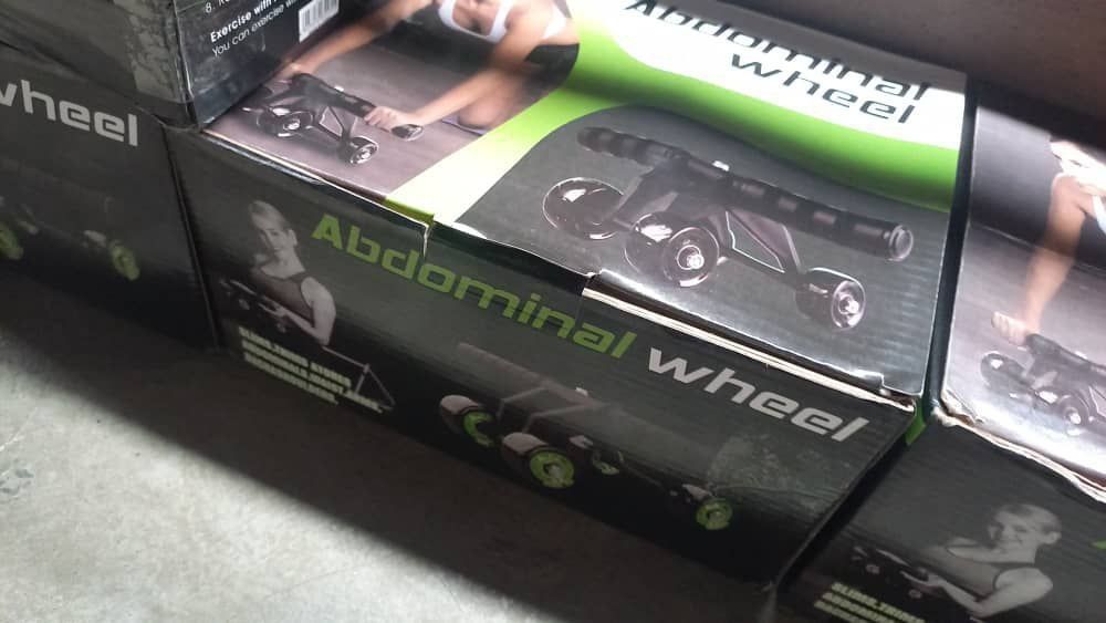Balanced 4 Wheel Roller Abdominal Exercise + Knee Support