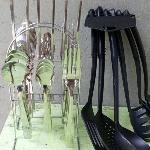 Stainless Steel 24piece Cutlery Set And Free Nonstick Cooking Spoon