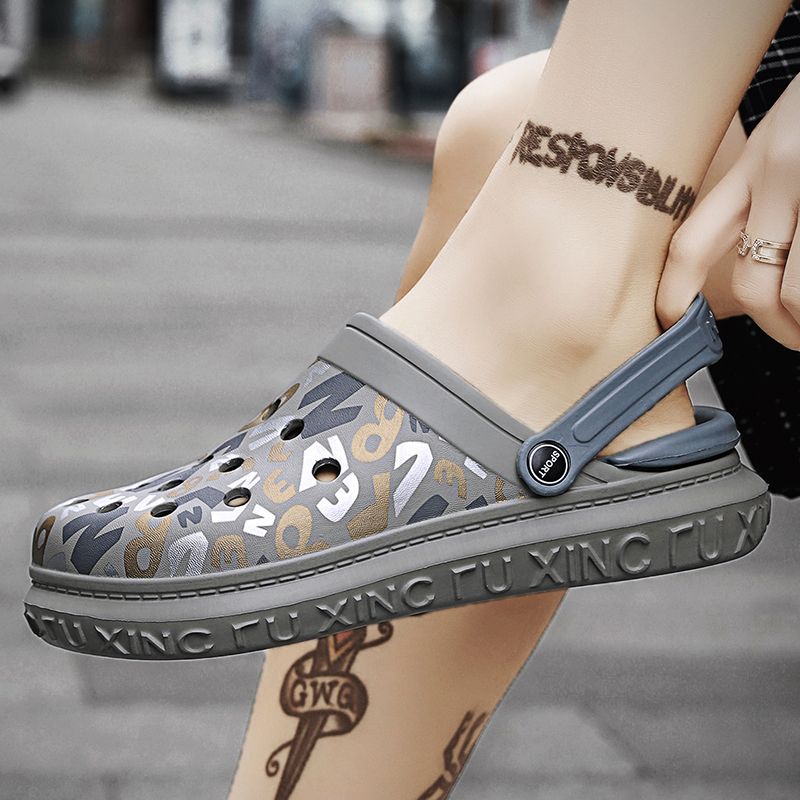 Fashion Men's Sandals EUR Size 36-45 New Design Mixed Color Letter Unisex Shoes Summer Platform Clogs Cool Rubber Slippers Slip-on Couple Slides Antislip Bathroom Shoes Outdoor Beach Shoes Grey